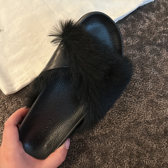 VINCE FUR/LEATHER SLIDES - size 35 - Picture 3 of 4
